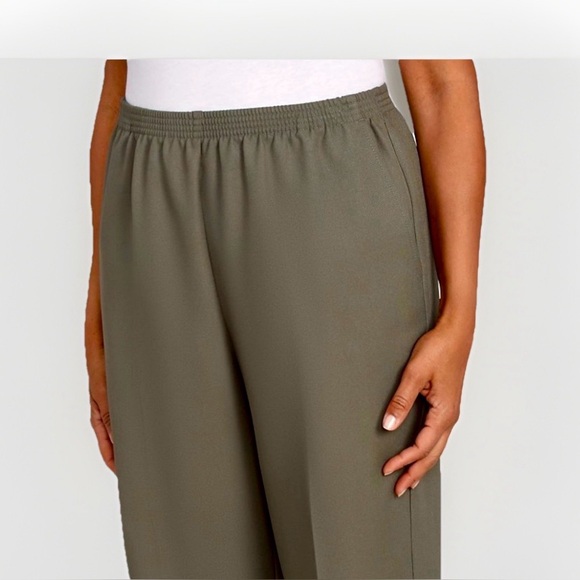 Alfred Dunner Pants - Alfred Dunner Womens Pants Size 18 Pull On Olive Green Elastic Waist Straight